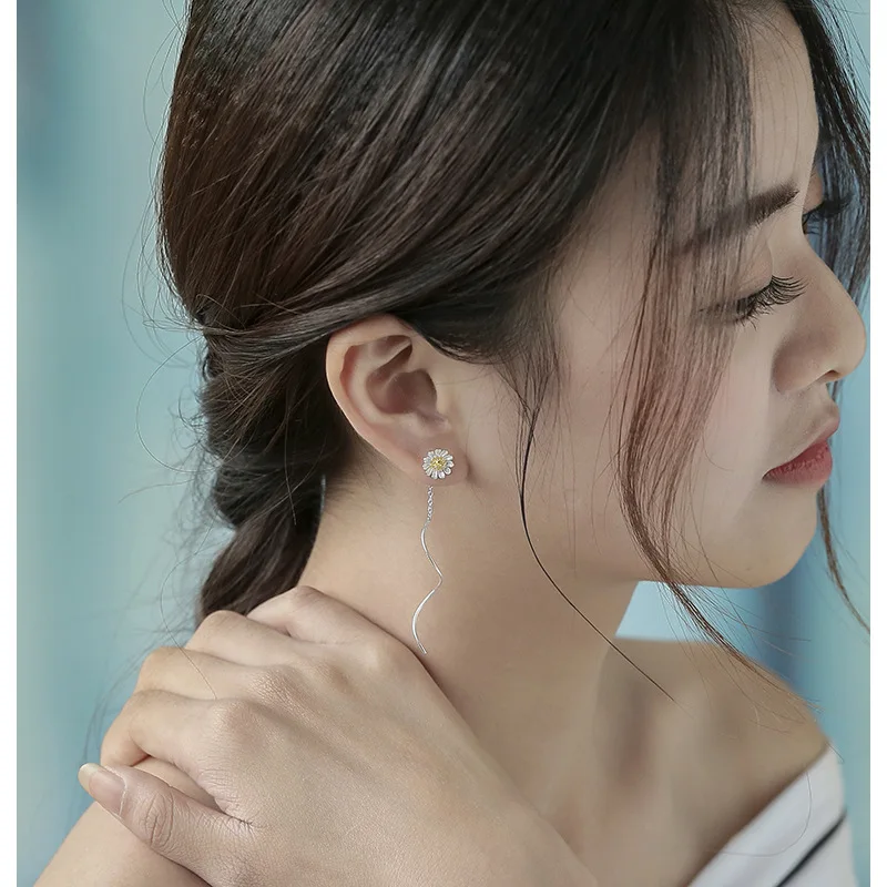 925 Sterling Silver Fresh Daisy Stud Earrings Korean Version Exquisite Fashionable Elegant Ear Ornaments for Women - view 5