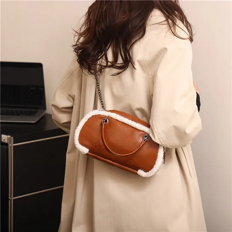 

Soft Texture Lamb Wool Crossbody Bag Splicing New Fashion Winter Trend Shoulder Bag Chain Single Female Crossbody Bag for Women