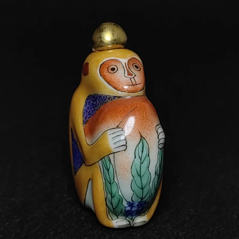 YIZHU CULTUER ART Size 2.2 Inch Mark China Qing Qianlong Porcelain Painting Monkey Statue Snuff Bottle Collection Decoration