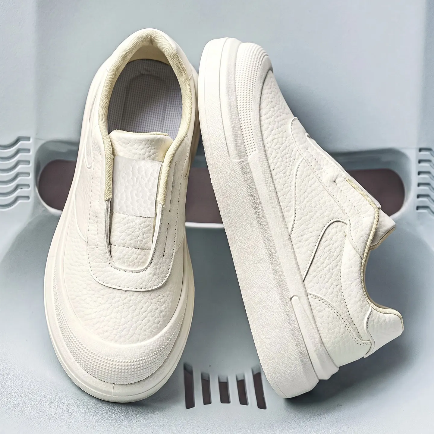 Men's Slip On Casual Sneakers Thick Sole Lychee Texture Cream White Easy Wear No Lace Walking Shoes Big Size 39-45
