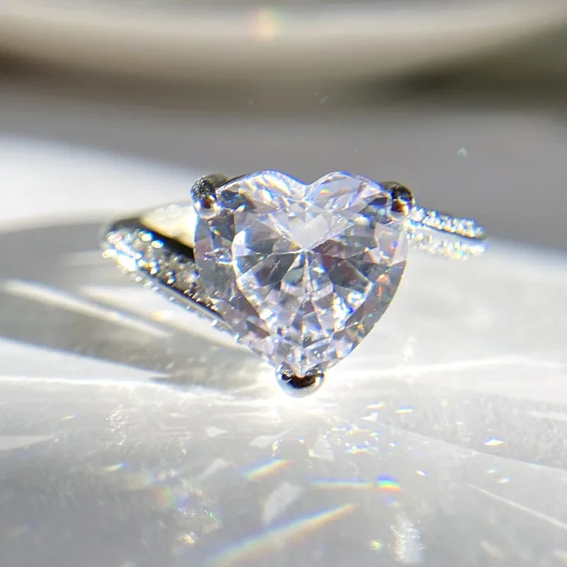 

MDLFES Mo!ssan Diamond Style Europe and the United States luxury 5 carat high carbon ring burst flash heart-shaped