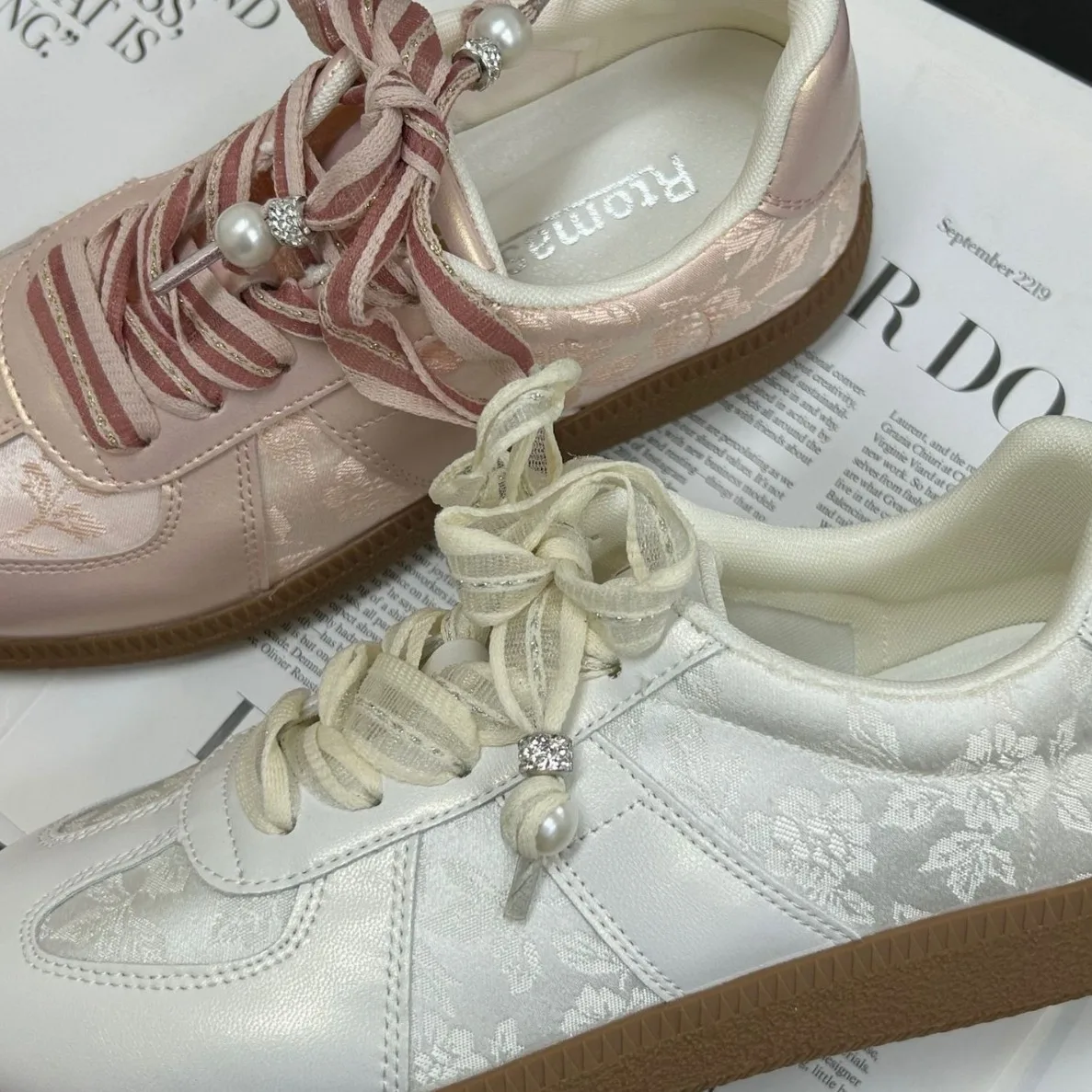 Simple Sports Satin Retro Preppy Style Round Head Lace-up Casual Board Shoes Comfortable Flat Small White Shoes