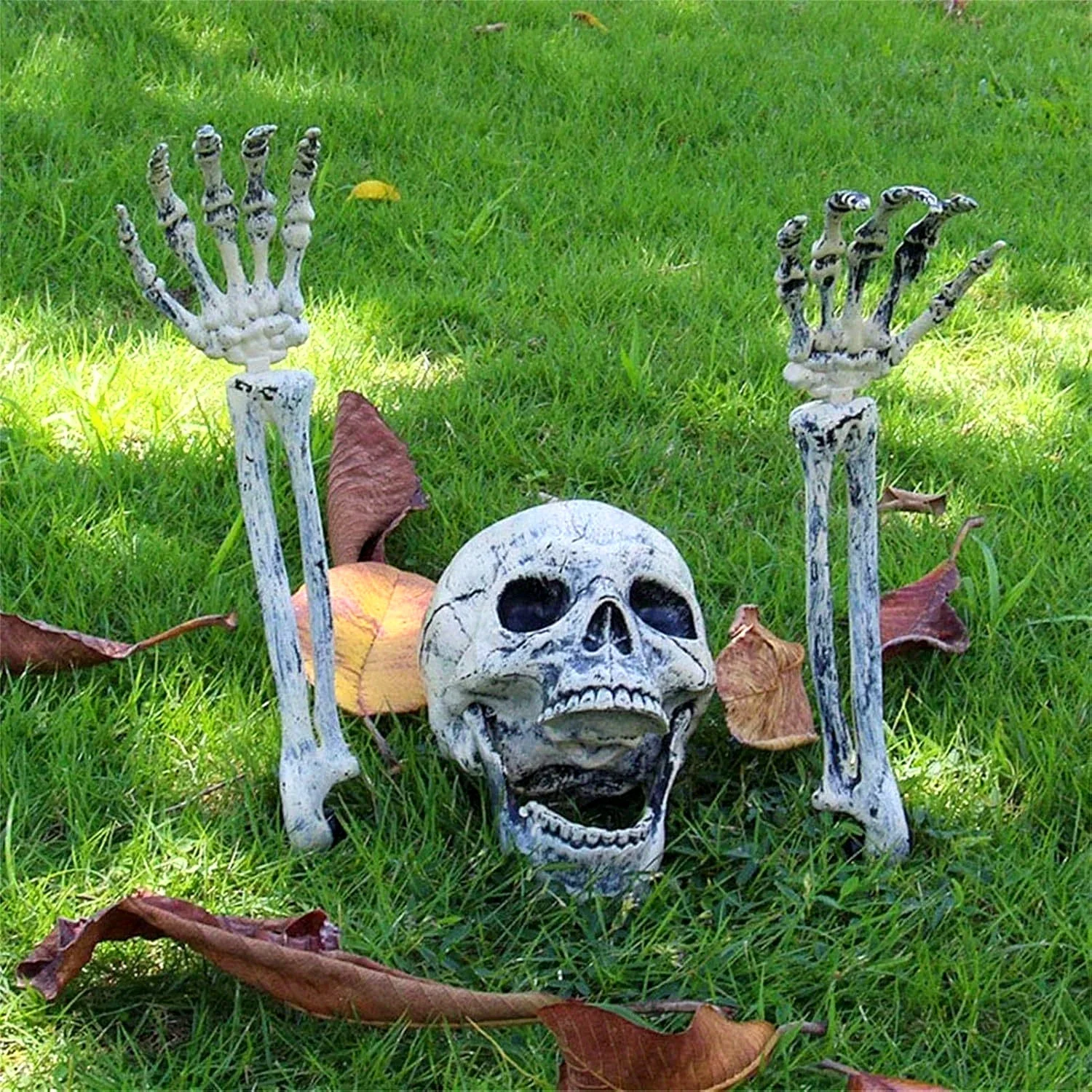 

Halloween Skeleton Stakes Decorations,1 Skull And 2 Skeleton Arms, Halloween Scary Skeleton Decoration for Hallowee Decoration