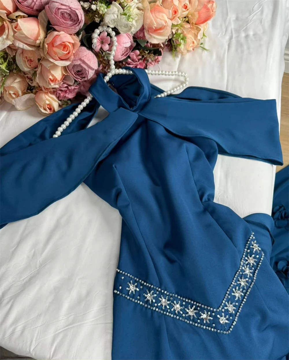 Customized Evening Dress Classic Blue Halter Off the Shoulder Sleeveless Mermaid Panel Train Appliques Beading Celebrity Gowns