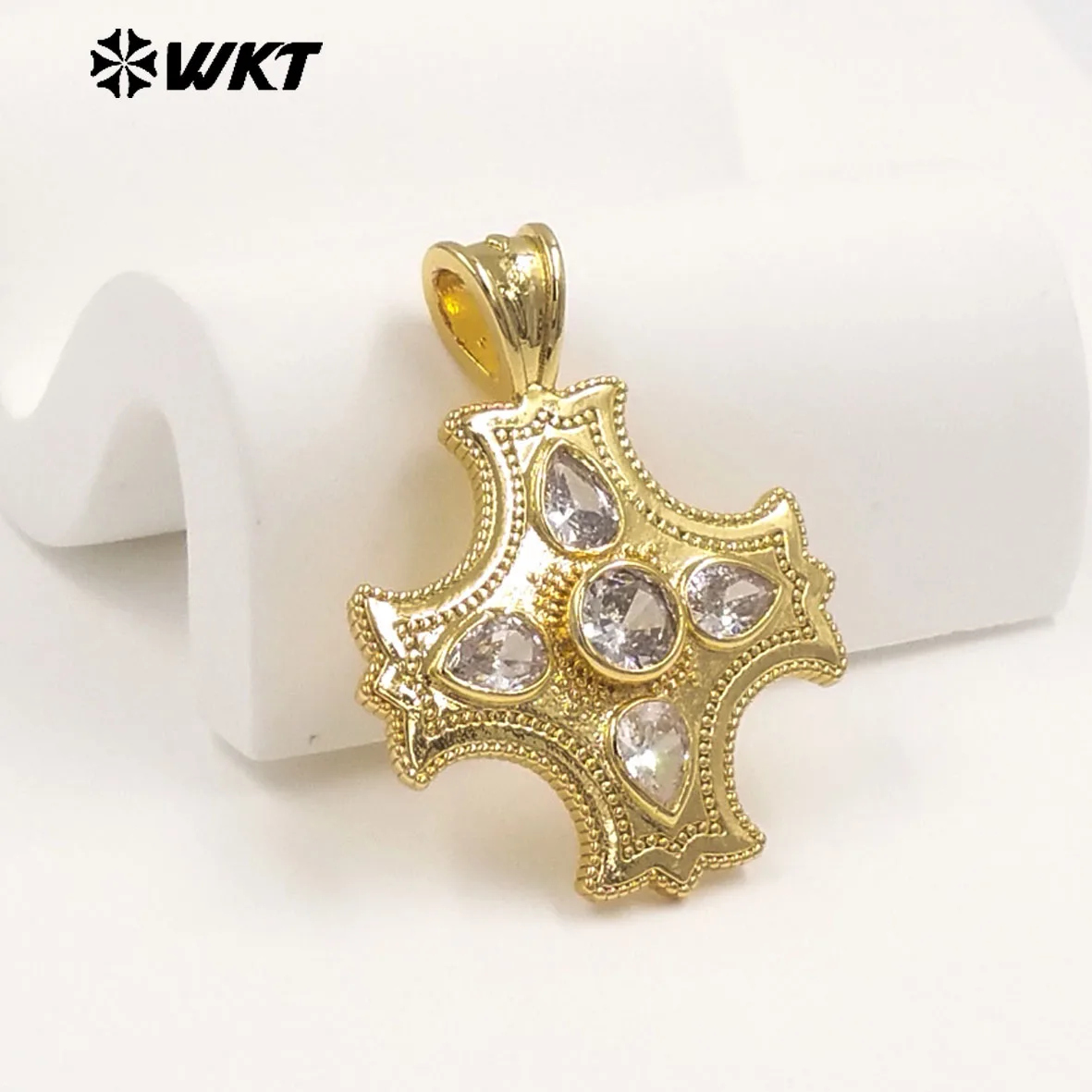 WT-P2118 Square Cross Shape With Transparent Zircon Paved Yellow Brass Pendants For Necklace Jewelry Findings 4