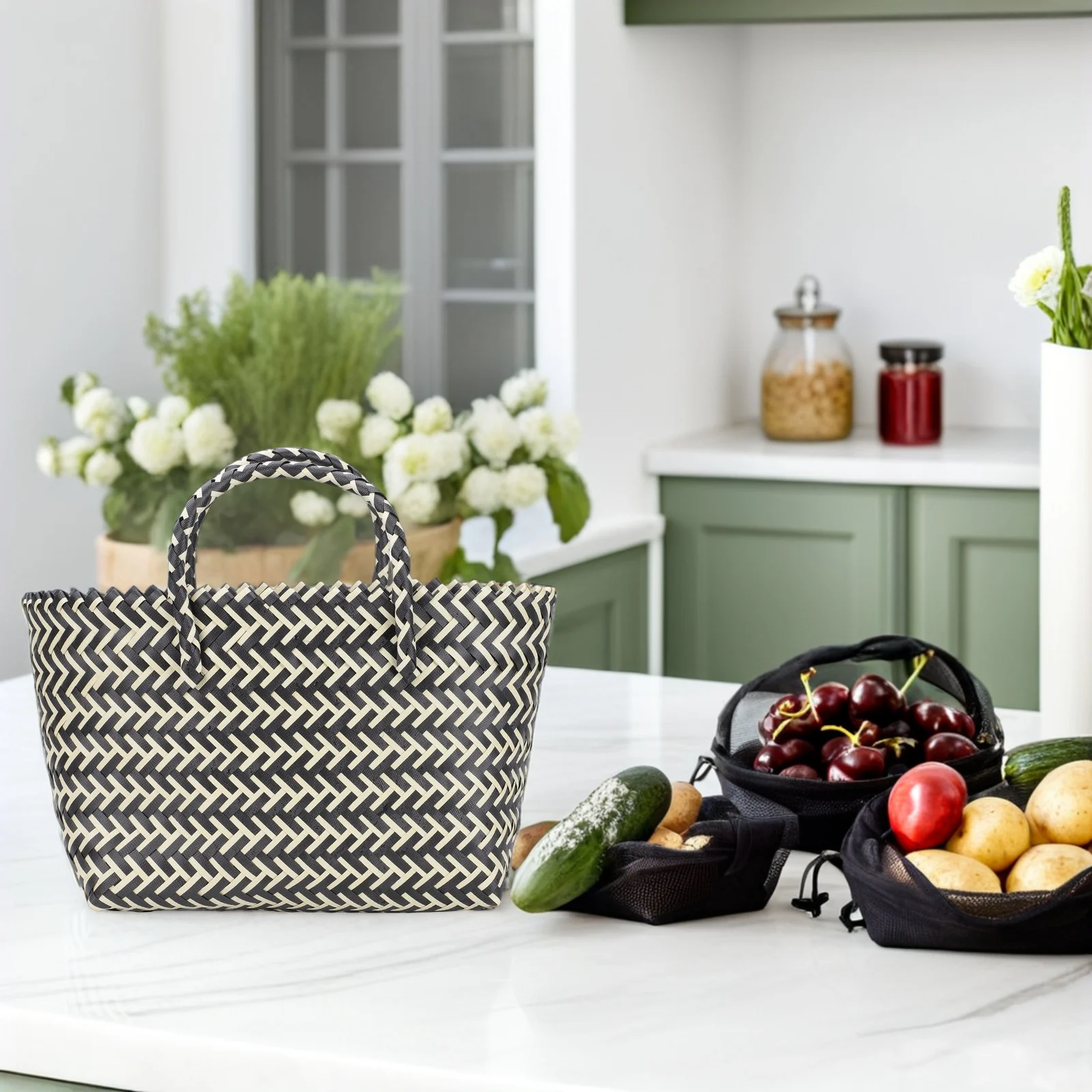 

Plastic Handwoven Bag Women Fashionable Striped Casual Tote Large Capacity Travel Wallet Hand knitted Straw Shopping