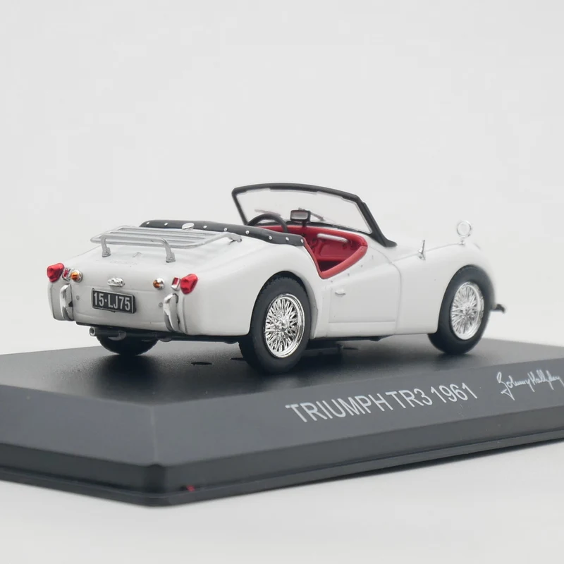 ダイキャスト Ixo 1:43 スケールトライアンフ TR3 1961 合金車モデルグッズおもちゃギフトお土産ディスプレイ飾り