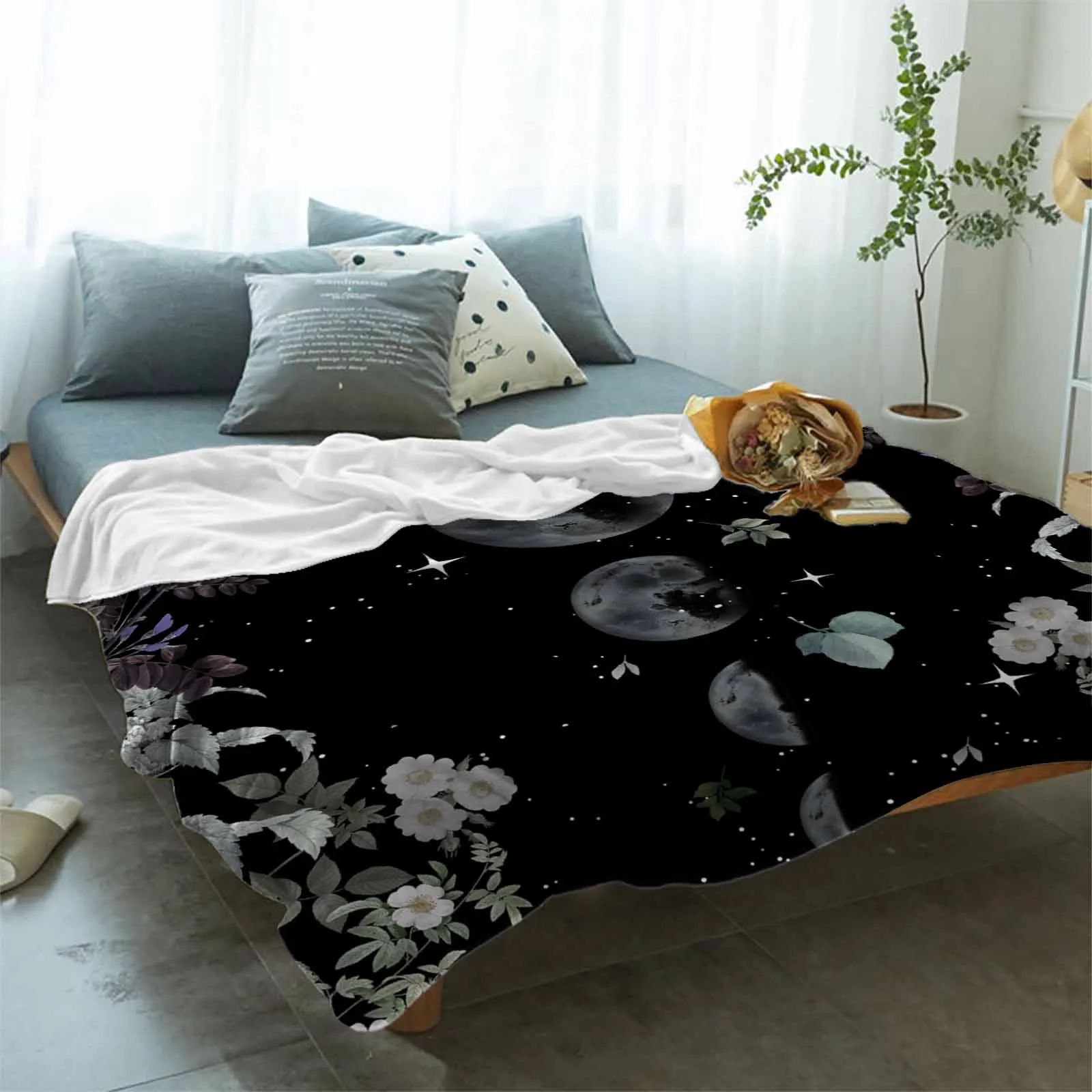 Lunar Flowers Plants Retro Stars Black Blankets Portable Soft Throw Blanket for Bed Office Bedspread Home Decor Flannel Blanket