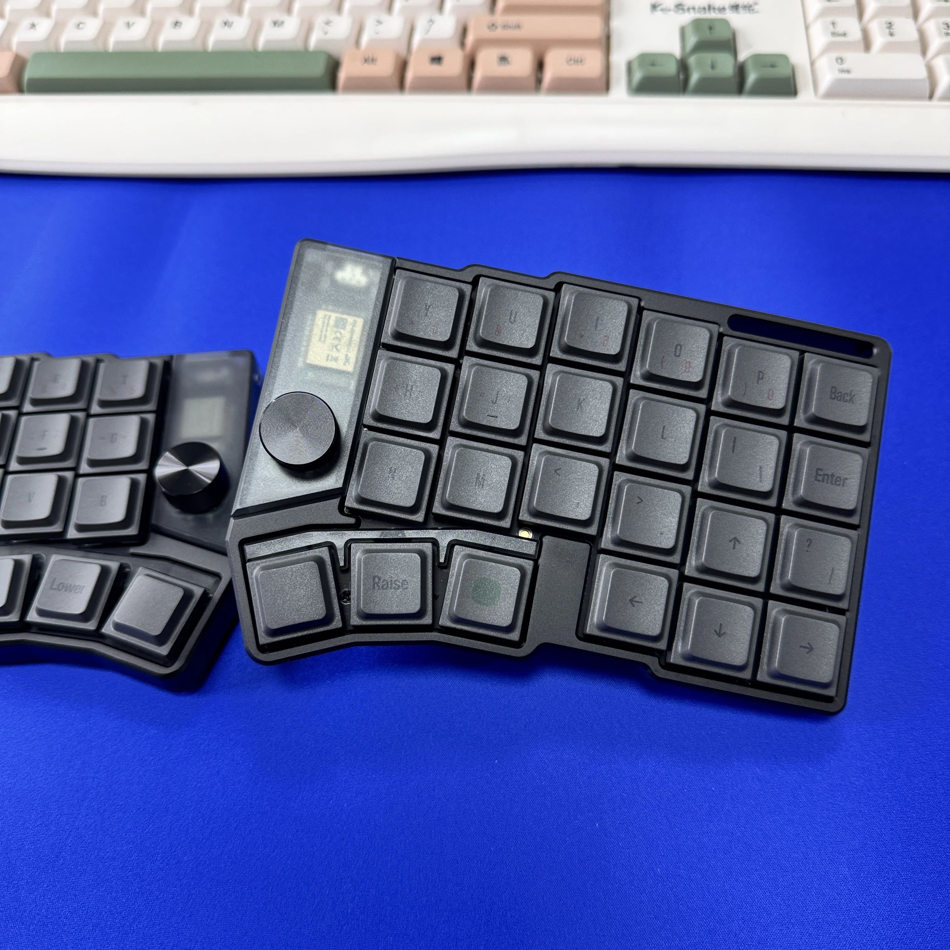 Cornix Split Keyboard Wireless Dual-mode Hot-swap Anodized Aluminum Split mechanical Keyboard Vial Ergonomics Gaming Keyboard