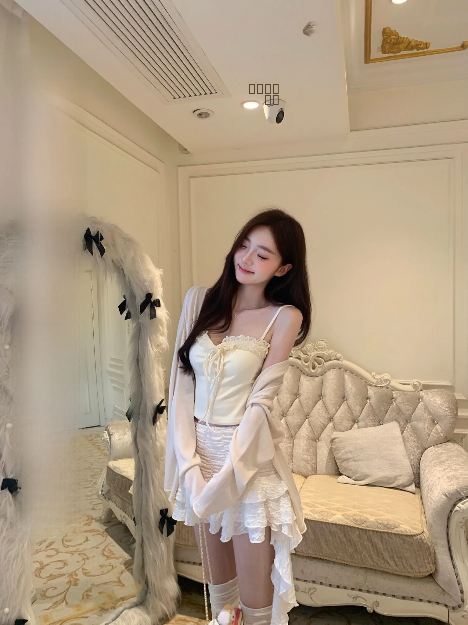 

Комплект из трех предметов Pure Desire White Water Girl: топ, юбка и трусики с асимметричным кроем для подростков