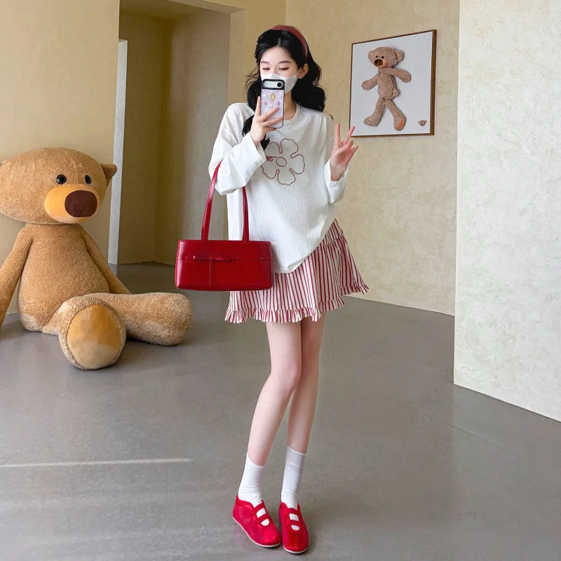 Maternity Suit Summer Sweet Cute White Flower Print Long Sleeve T Shirt and Red Striped Ruffle Mini Skirt for Pregnant Women