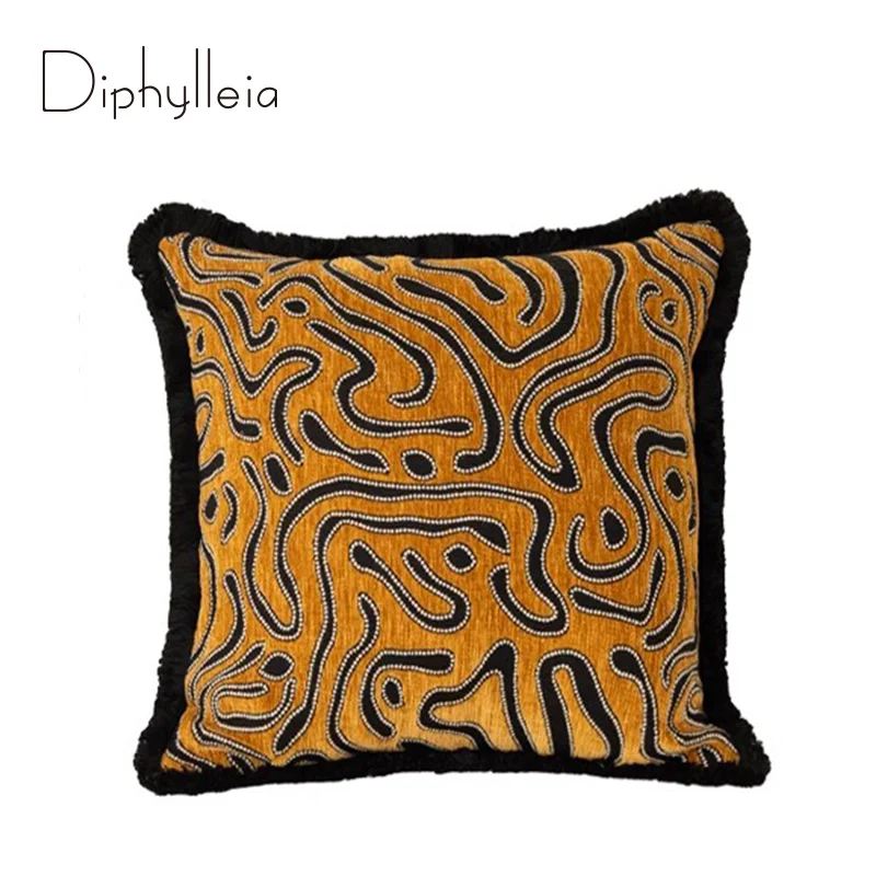 Diphylleia Fantasy Saturn Inspired Geometric Embroidery Cushion Cover Luxury Chenille Pillowcase Wabi-Sabi Retro Soft Decoration