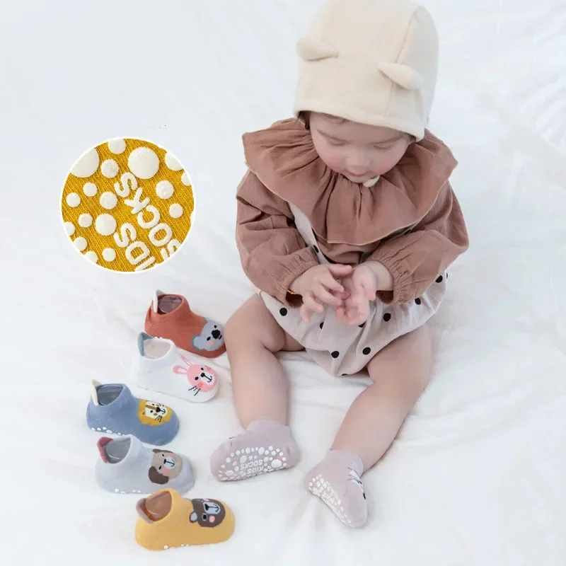 الكرتون الطفل الجوارب المضادة للانزلاق الاطفال فتاة الصبي الجوارب القصيرة مع باطن المطاط ربيع الخريف لينة القطن الرضع طفل جوارب يمكن السير بها على الأرض