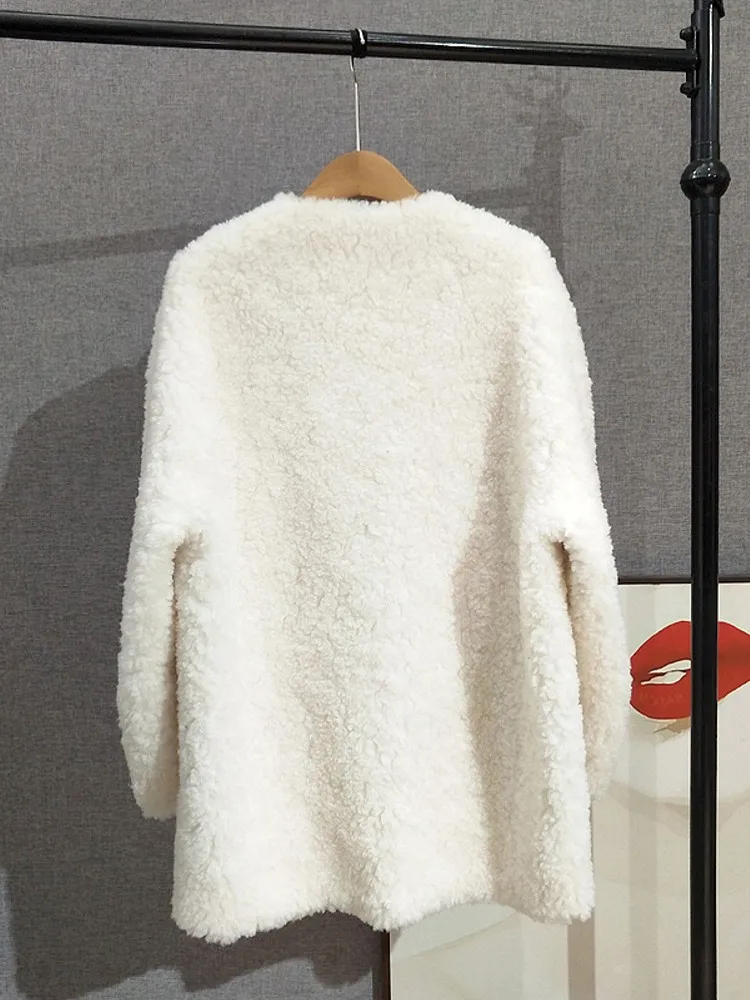 الشتاء سيدة تنوعا فضفاض معطف الصوف الحقيقي الخامس الرقبة القرن زر عادية كم طويل ملابس خارجية الأغنام القص المرأة الدفء سترة #2