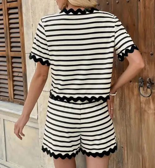 

Shorts Women's Fashion 2025 Spring/summer Latest Hot Selling Casual Striped Lace Splicing Two-Piece Set New Lace Up Shorts Set