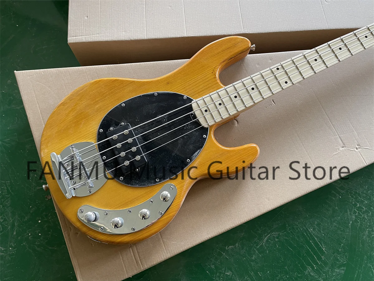 Yellow Electric Bass 4-string bass Ash wood body Maple fingerboard Maple neck Black pickup board Chrome hardware factory