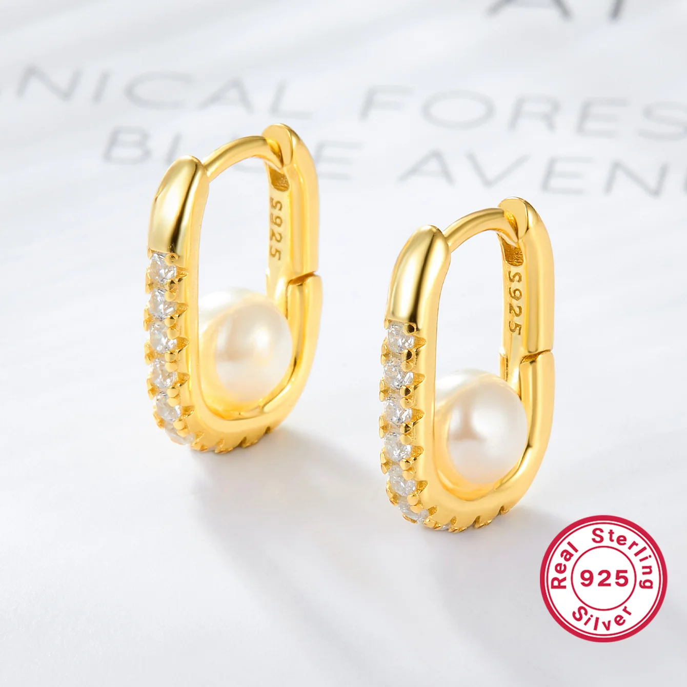 

Пара серег-хаггис из стерлингового серебра S925 с фианитами и искусственным жемчугом — модные, роскошные, элегантные и изысканные, идеальные.