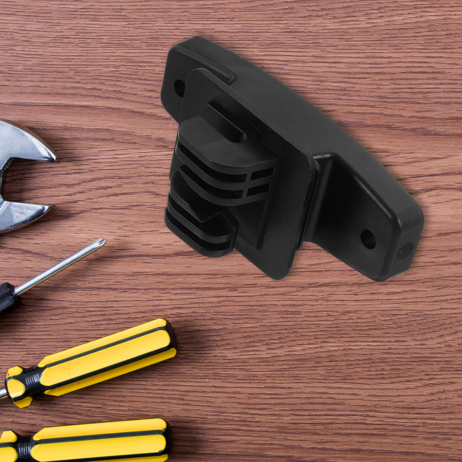 

50Pcs Electric Fence Insulators Angled Slot Wire Holding Insulators Smooth Hard PP Material for Livestock Fence Safety