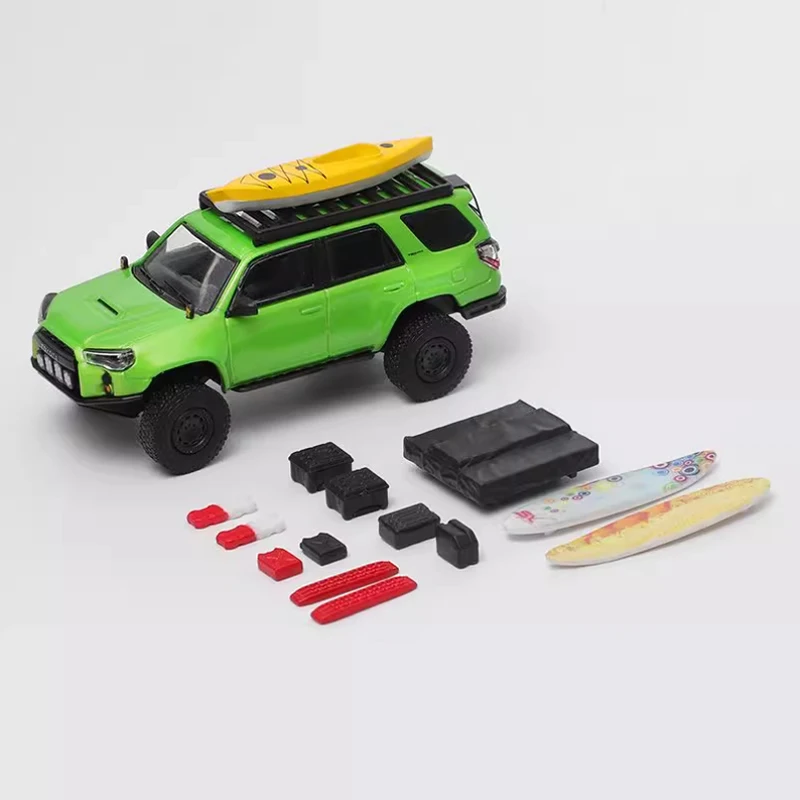 GCD Diecast 1:64 مقياس 4 عداء نسخة معدلة للطرق الوعرة مع ملحقات سبيكة محاكاة نموذج سيارة مجموعة عرض هدية