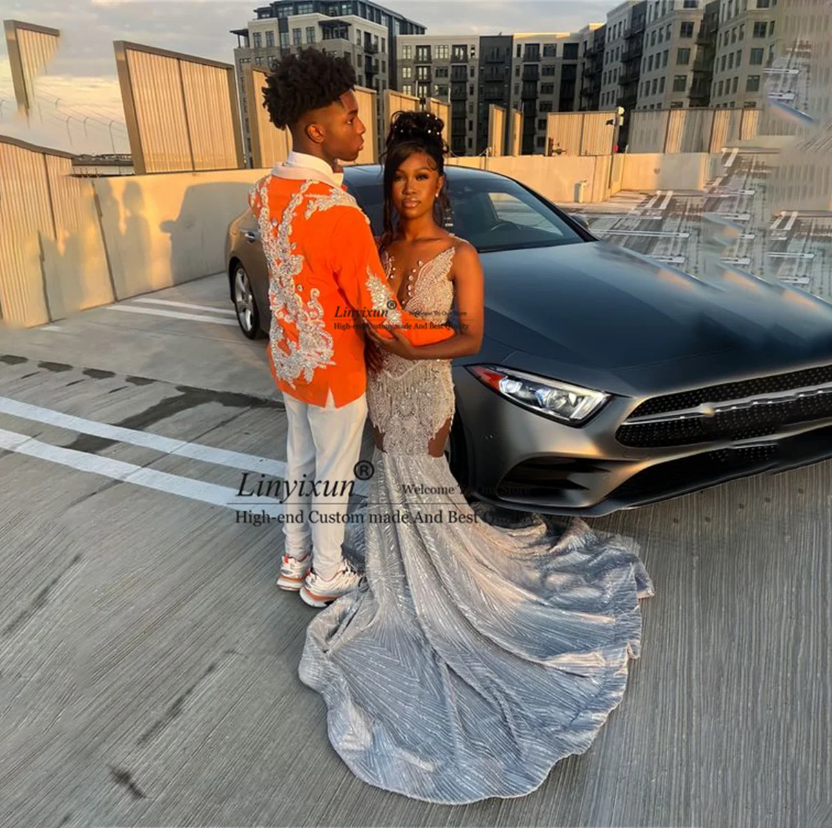 

Fashion Beaded Crystals Men Suits customized Groom Tuxedos Dinner Wedding Party Prom Blazers Slim trajes elegante para hombres