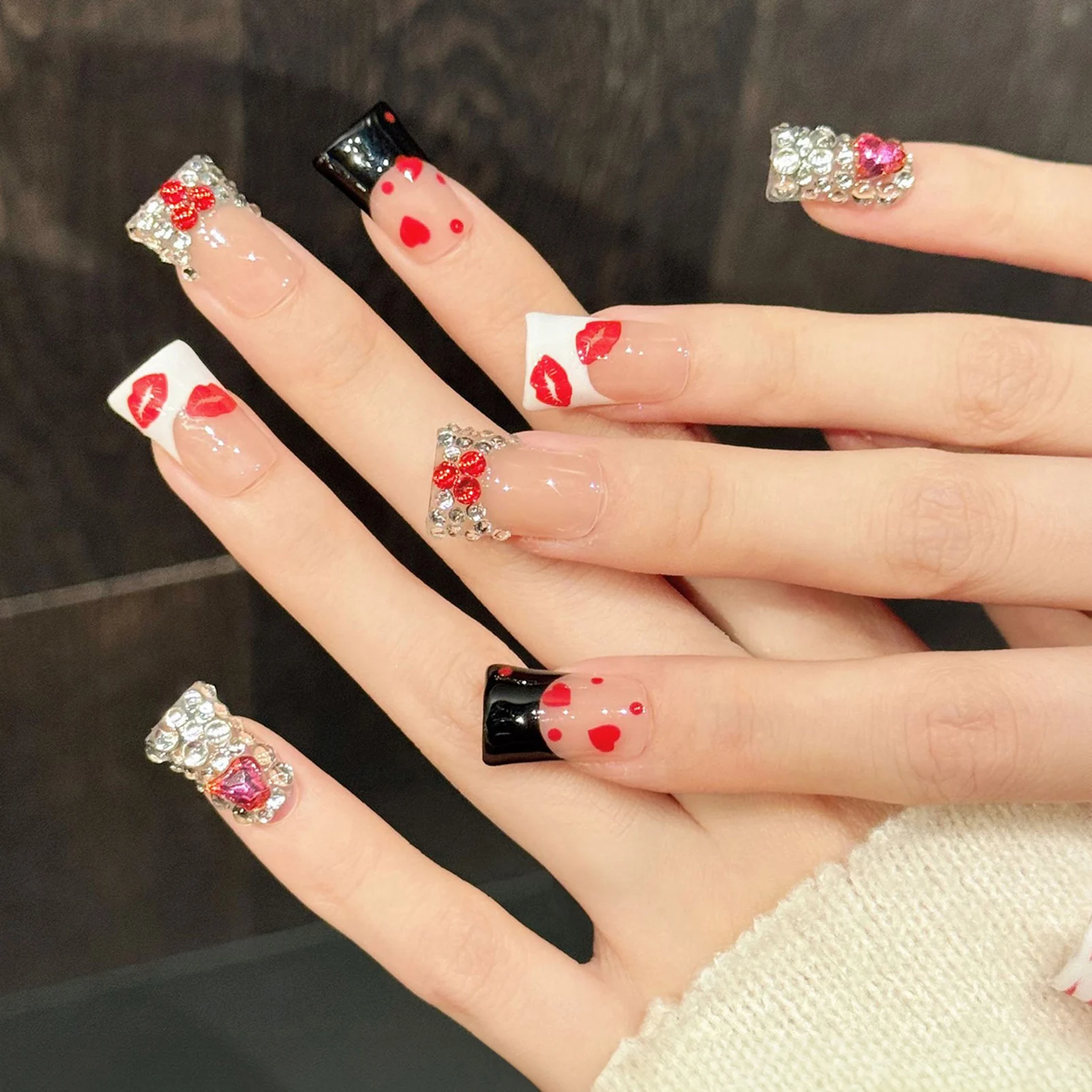 

Red Lip Printed Love Heart Press On Nails Handmade Full Shiny Rhinestone False Nails Sweet Cool French Style Duckbill Fake Nail