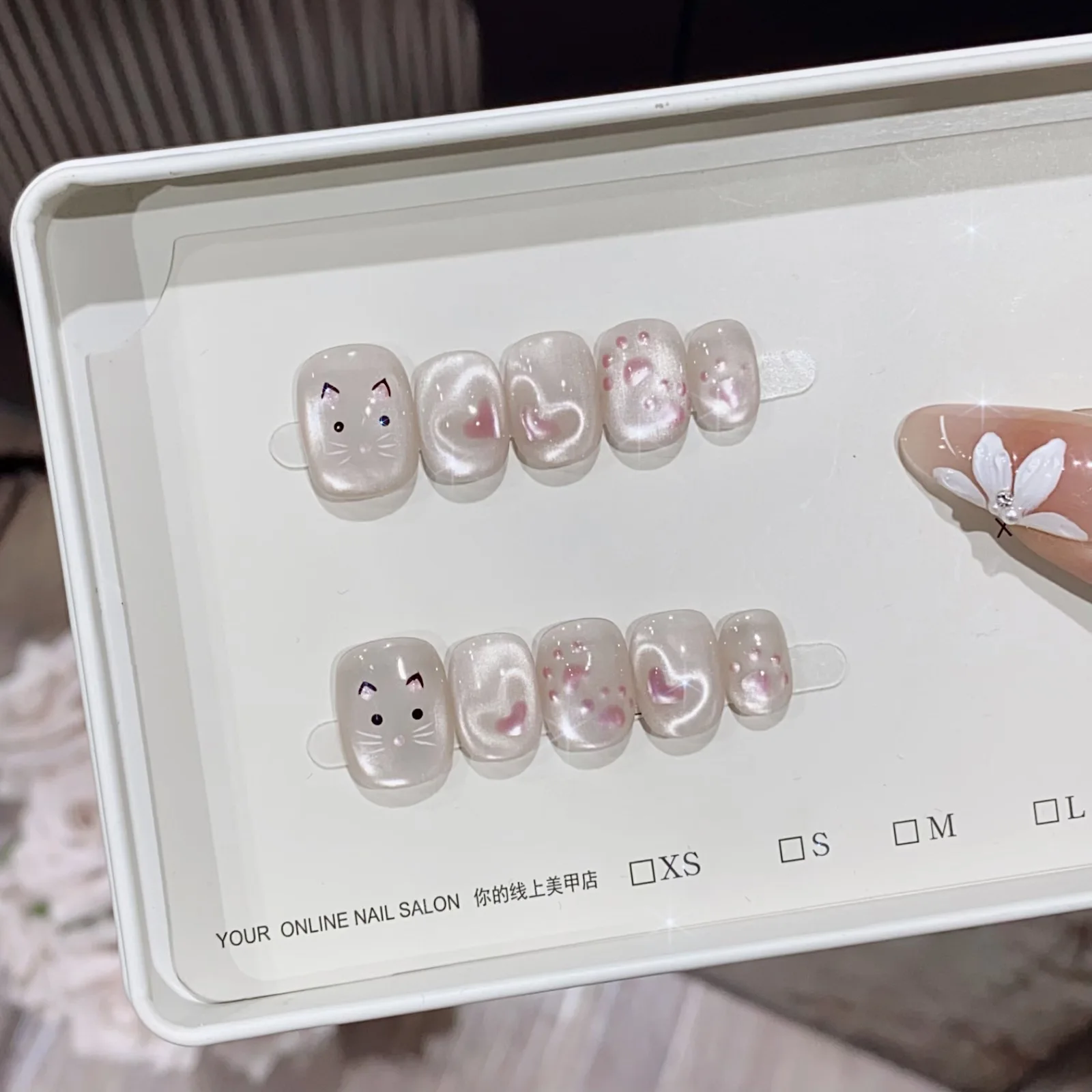 

10pcs Handmade Wearable Nails Short Ballet Shape Fashion Light Pink Cat Eye Cute Kitten Claw with Heart False Nails for Party