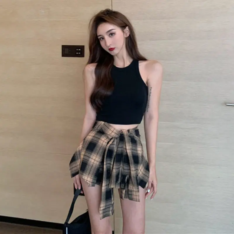 

2025 Summer New Korean Version Slim Fit Vest Top and Irregular Plaid Shorts Skirt Two-piece Set; Fashionable Sexy Suit Women