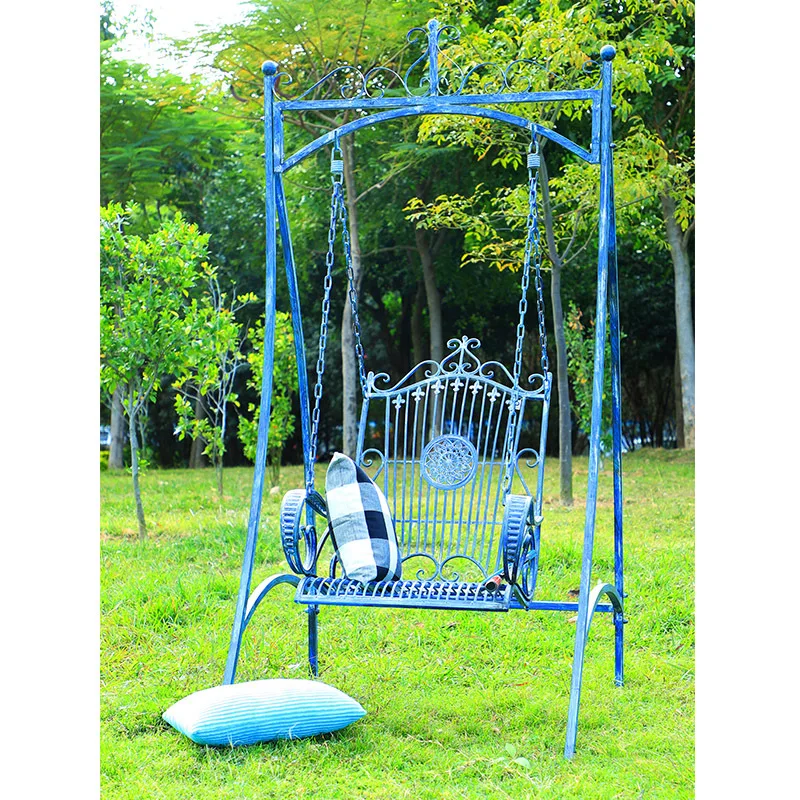 

American old wrought iron rust-proof outdoor courtyard single swing garden decoration studio shooting bed and breakfast