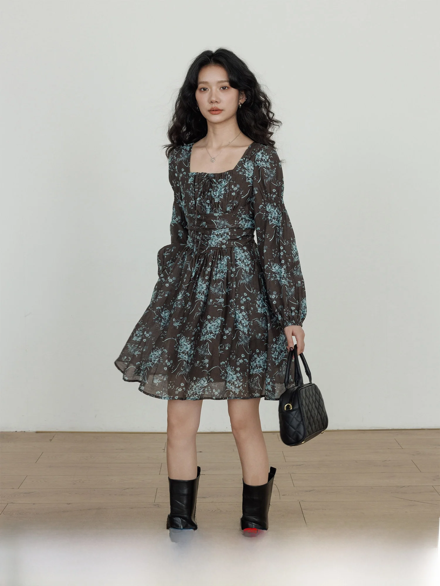 

Весеннее винтажное платье с цветочным принтом, подчеркивающее талию, женское повседневное платье А-силуэта с квадратным вырезом и длинными рукавами