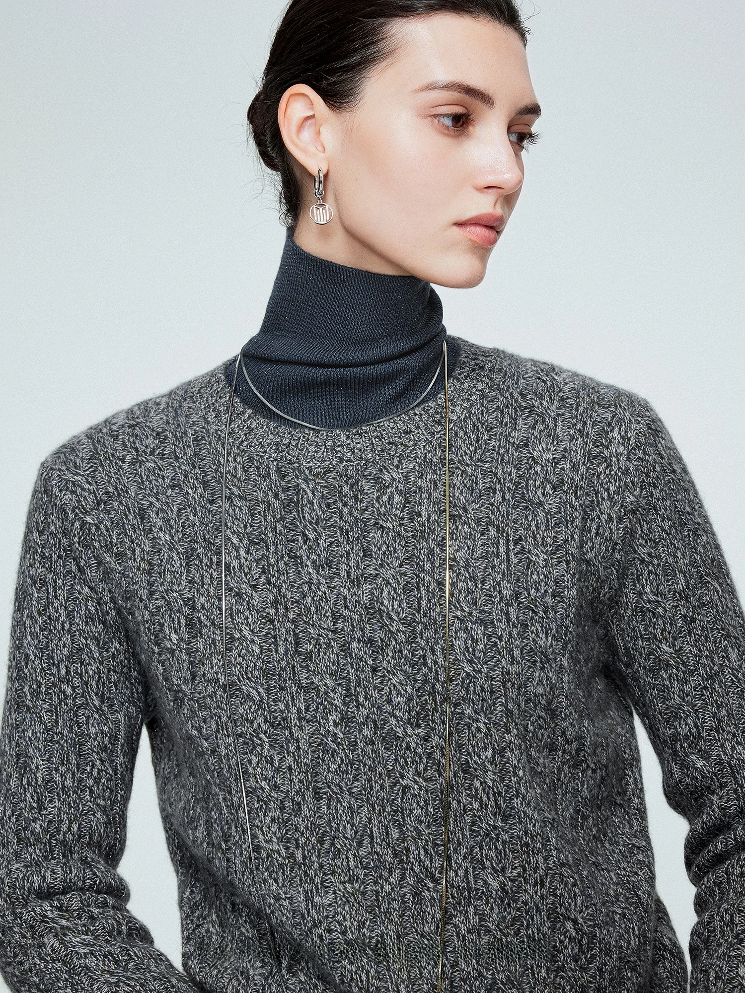 

Вязаный свитер Blancwings Cloud Touch Classic Camere: легкий, теплый, с круглым вырезом, узором «косы», шерстяной, женский, модный