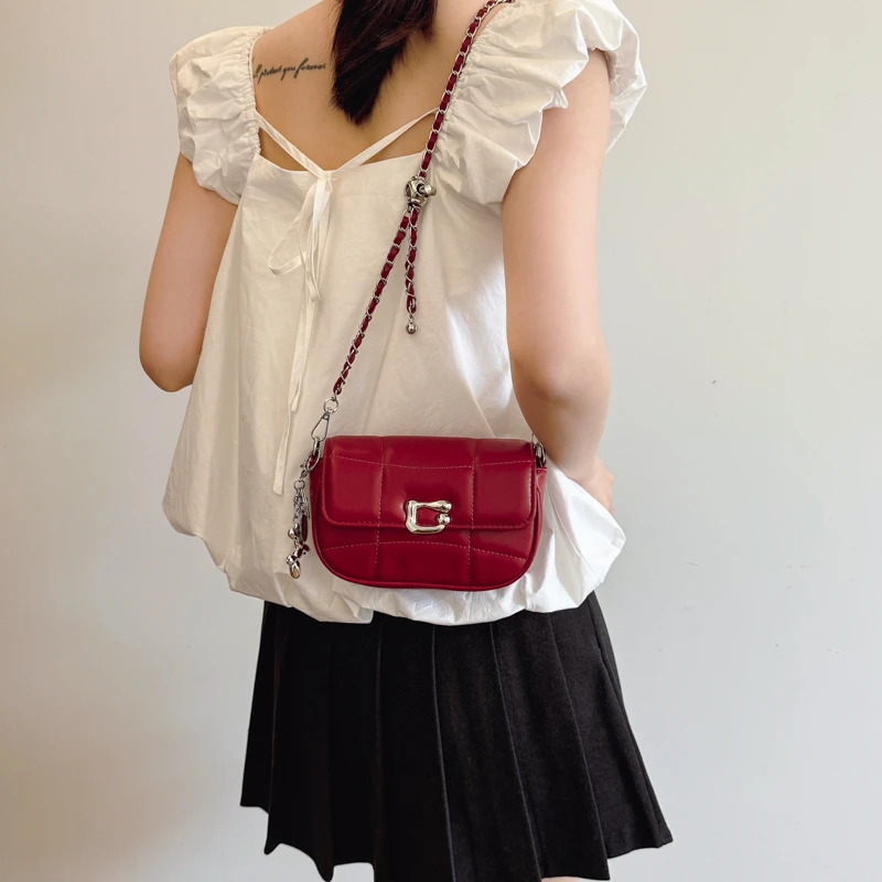 PU Leather Chain Shoulder Bag Small Square Pocket Messenger Purse Solid Color Flap Cross Body Bag Popular Women Flap Bag