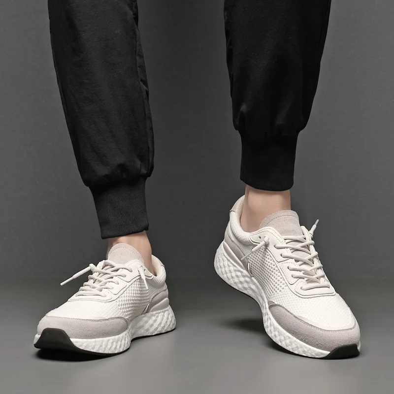 

Новые мужские повседневные спортивные кроссовки белого цвета с сетчатым верхом, удобные для улицы, атлетичные кроссовки.
