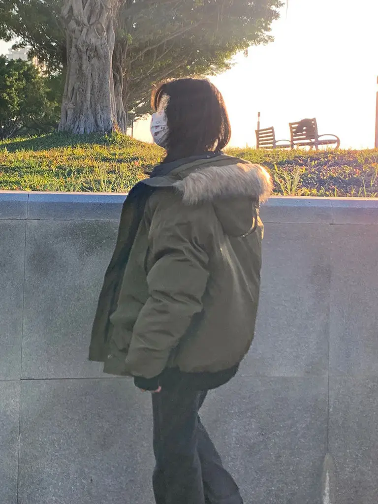 

Зимняя женская парка свободного кроя с флисовой подкладкой, теплая, со съемными рукавами, на талии на шнуровке, стильная, с имитацией вставок, утепленная, для походов