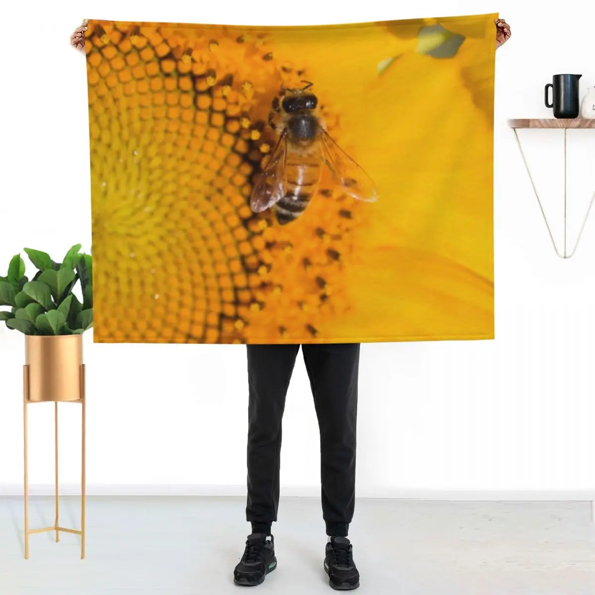 Honey Bee 3 Throw Blanket Luxury Designer Giant Sofa wednesday Winter beds Flannel Blankets For Sofas Blankets