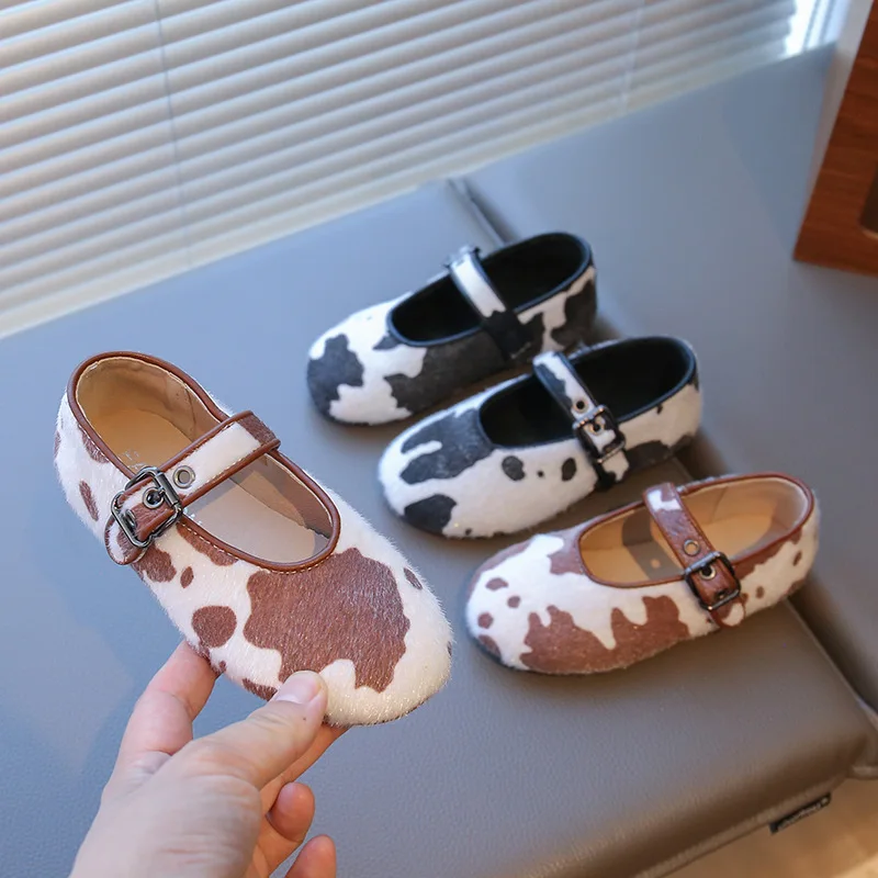 

2026 Novelty Cow Pattern Children's Faux Leather Shoes for Girls Early Spring Flocking Vamp Princess Mary Janes with Hardware
