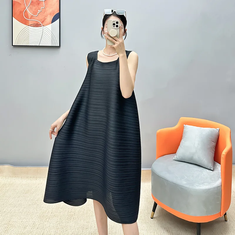 Miyake Pleated Dress Women\'s 2024 Spring New High-end Design Pleated Sleeveless Loose Temperament Solid Color Long Skirt