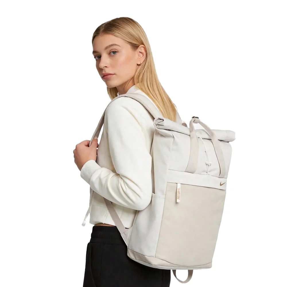 mochila-nike-radiate-23l-diseno-minimalista-y-elegante-portatil-de-gran-capacidad-ideal-para-el-uso-diario-y-actividades-al-aire-libre-unisex