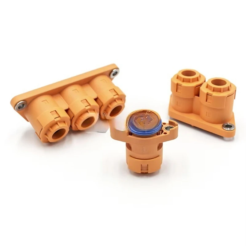

Straight-through connector with cable sleeve Shielded tongue 1 2 3 pole 25 square millimeters 35 square millimeters 50 square