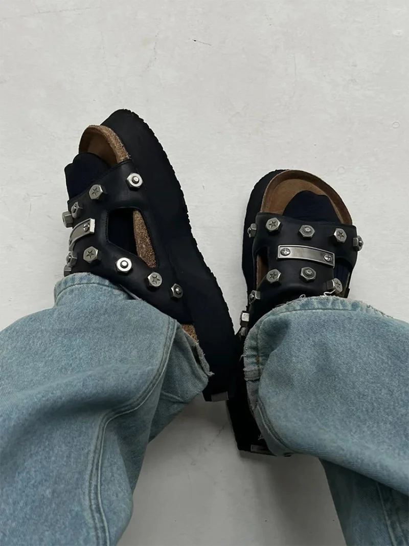 

Новинка весны 2022, женские уличные тапочки в стиле панк, повседневные праздничные женские сандалии с круглым носком и толстой подошвой на плоском каблуке с металлическими украшениями