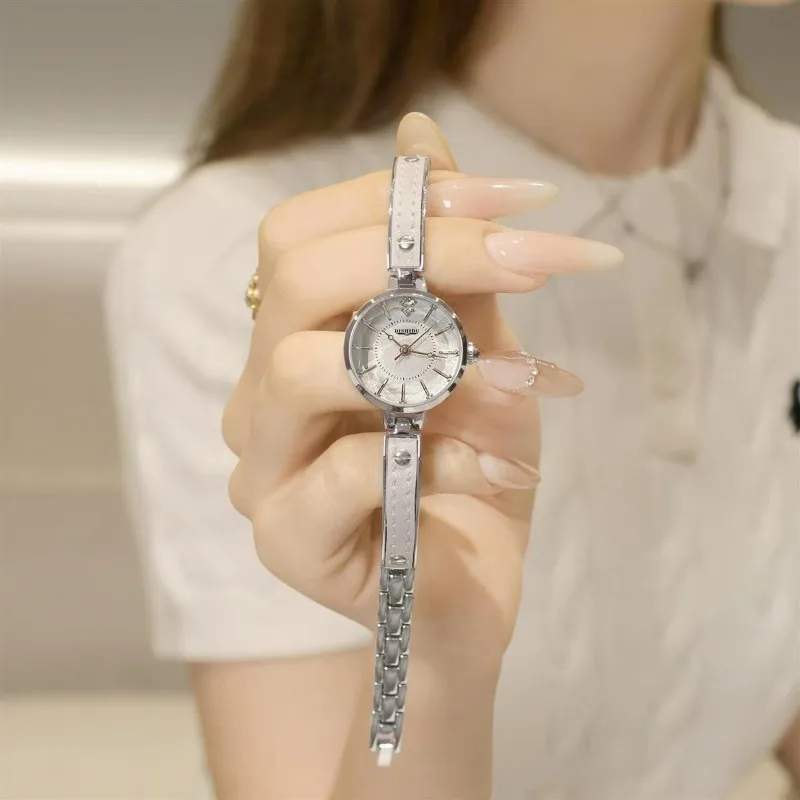 Small, exquisite and elegant women's watch, fashionable and simple leisure, waterproof new waterproof quartz watch for students