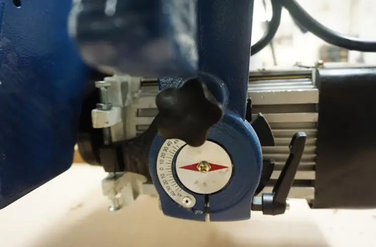 MJ930- Maquinaria de paneles a base de madera Sierra de brazo radial para carpintería