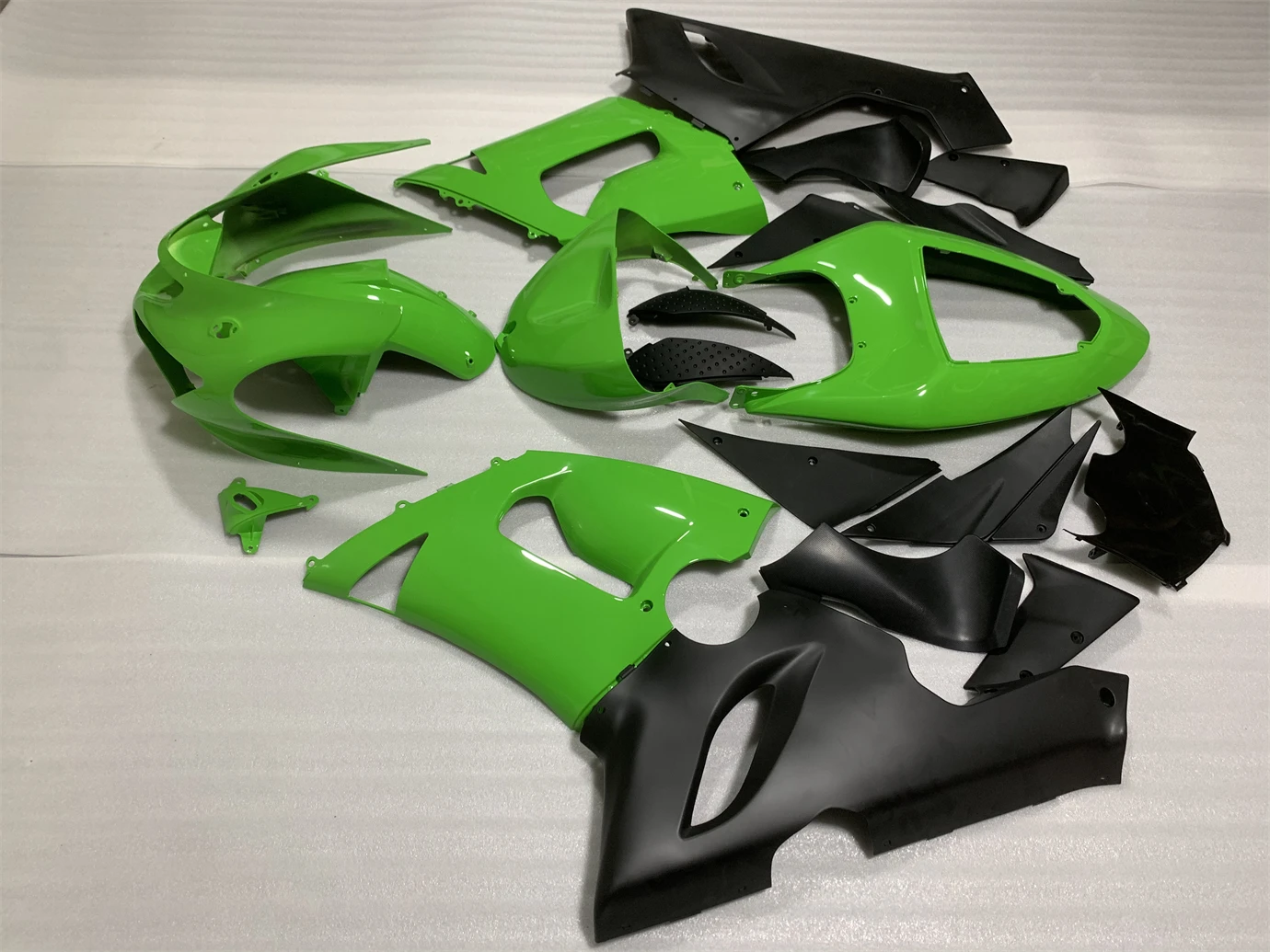 Motorcycle Fairing Kit Suitable for Kawasaki ZX-6R 05-06 Year 636 2005 2006 Fairing Green Black