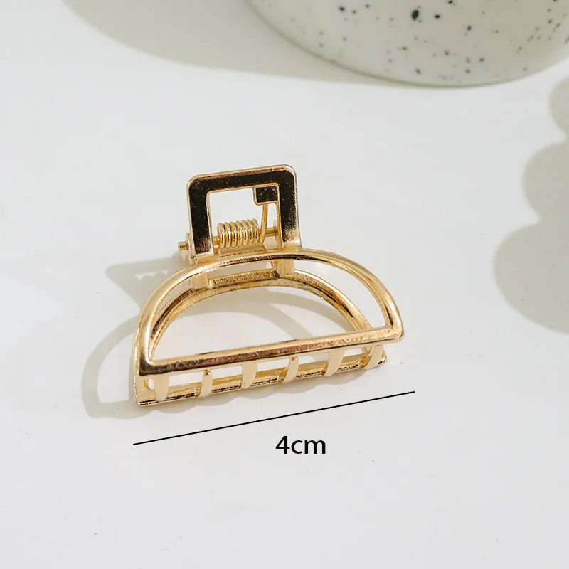 Fashion Hollow Heart Metal Hair Claw Clips Simple Non Slip Mini Gold Geometric Bangs Barrettes Hair Jaws For Women Girls Daily