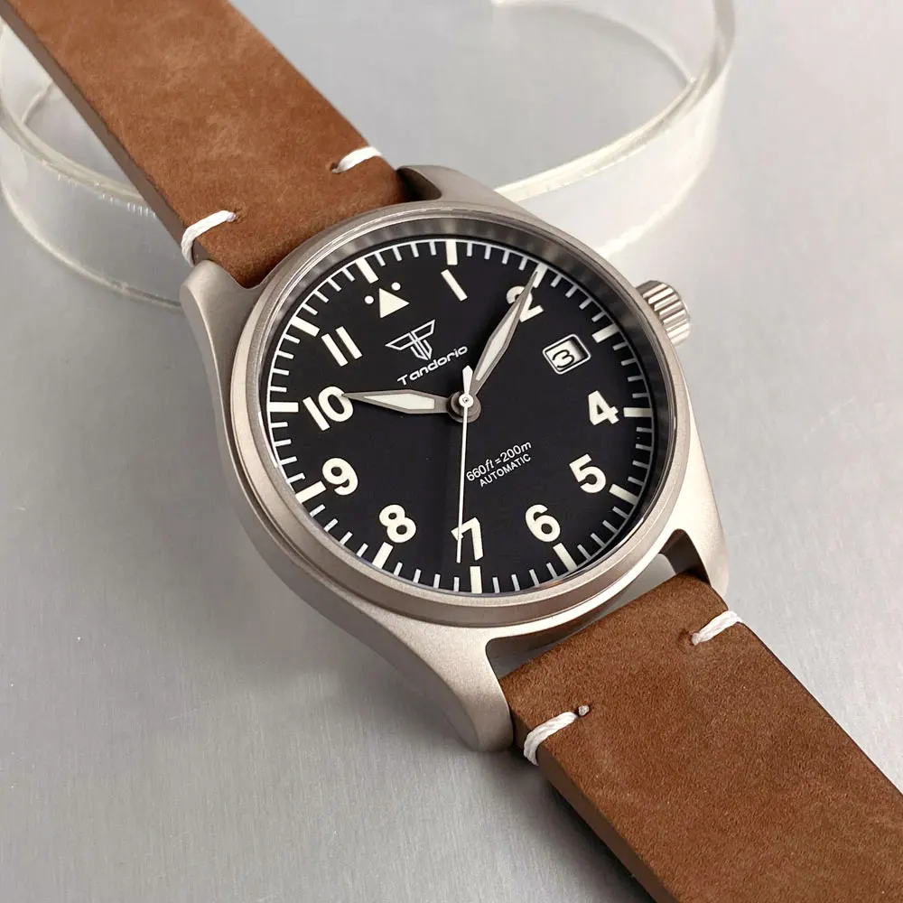 Custom 39mm Titanium Case Titanium Hands Pilot Style Sapphire Crystal Glass 200m Waterproof NH35 Automatic Men Titanium Watch