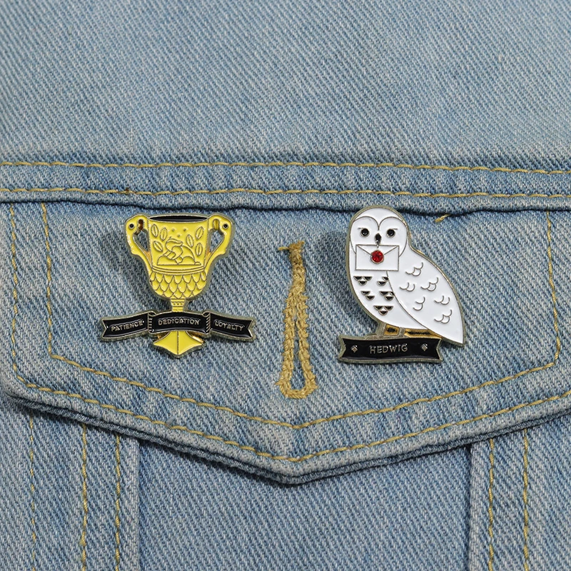 Magic Owl Hedwig Fantasy Movies Brooch Enamel Pins Badge Decoration HP Lapel Backpack Jewelry Accessories Gifts Kids Collection