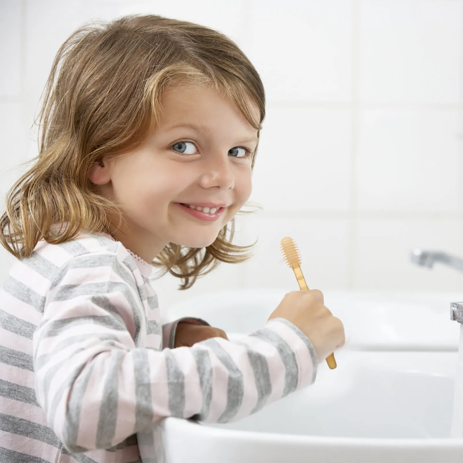 1Set Baby Toothbrushes Supple Silicone Bristle Infant Oral Care Round Soft Training Toothbrush Teeth Cleaning Tools Light Brown