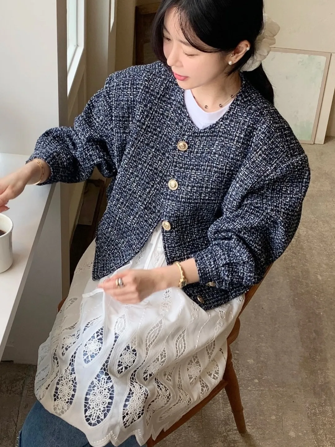Korean Style Mature Light Woolen Miniature Jacket Short Outerwear Women Elegant round Neck Single Button High-End Feeling Top