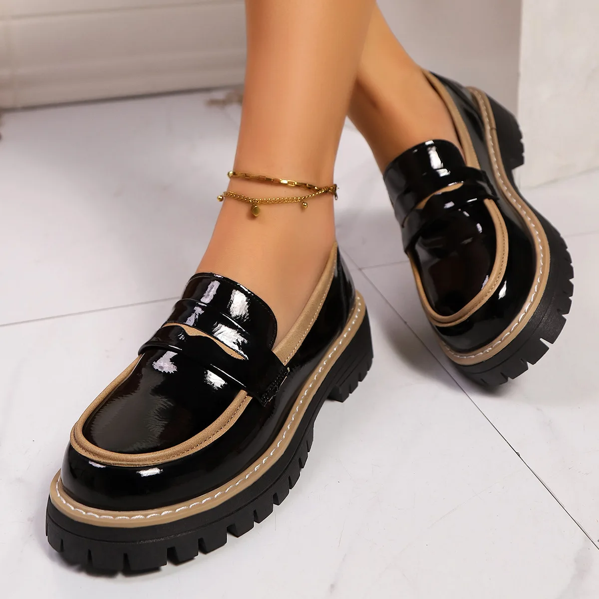 

2025 Bright Black women shoes Chunky Platform Loafers Women British Style Patent Leather Thick Sole Pumps Plus Size Lolita Shoes
