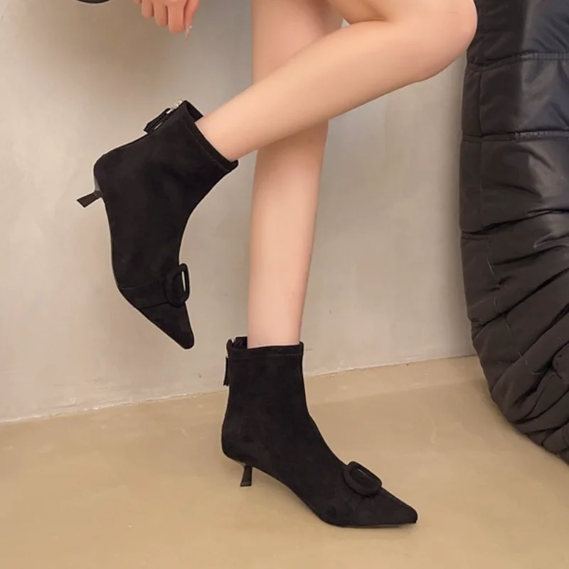 عالية الكعب المرأة حذاء من الجلد أشار تو أحذية الشتاء 2025 فستان أنيق أحذية امرأة تشيلسي أحذية بوت قصيرة موضة مضخات Mujer