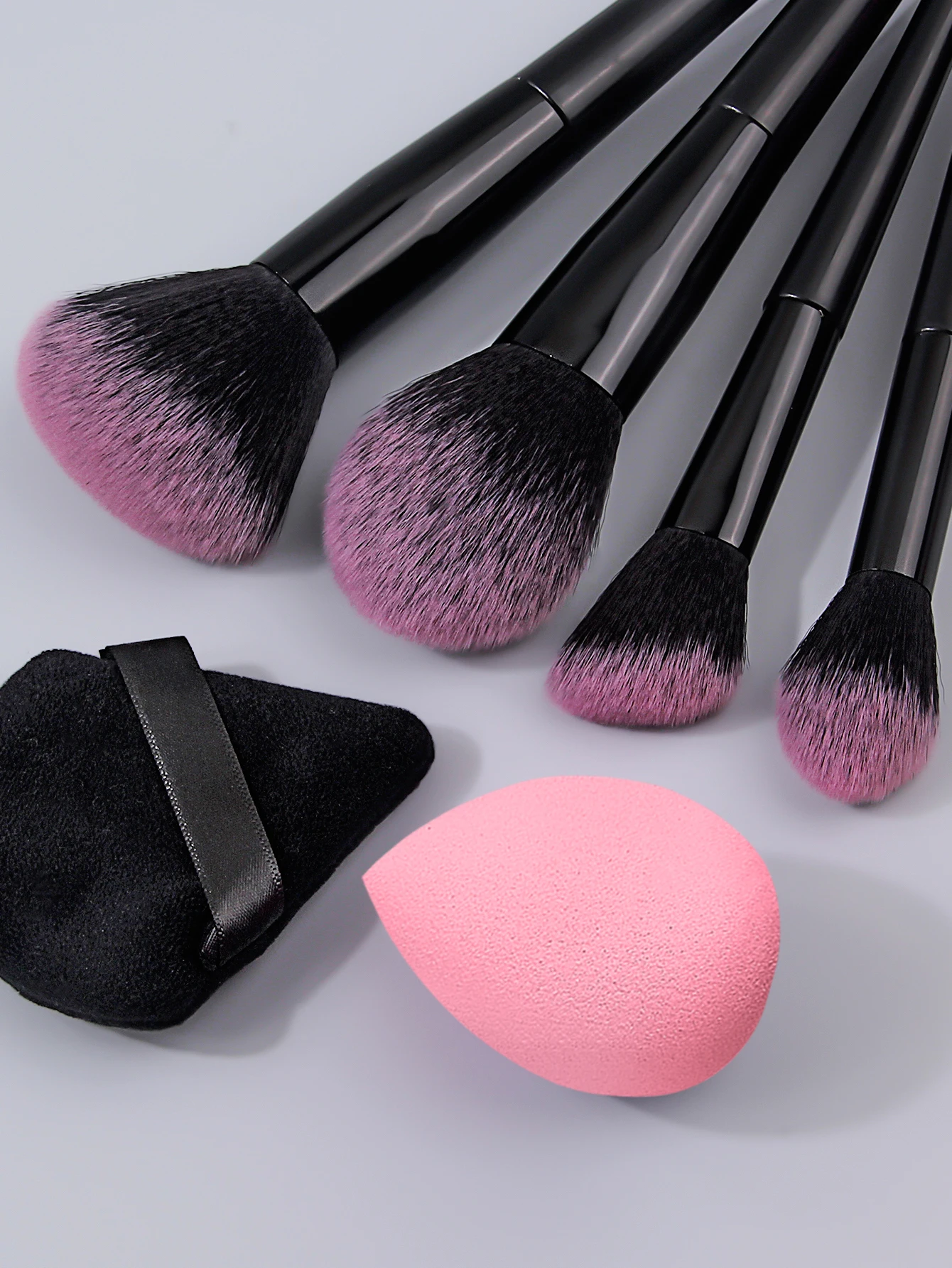 16-teiliges professionelles Make-up-Pinsel-Set, loser Puderpinsel, Rougepinsel, Gesichtsset + antihaftbeschichtetes Puder-Make-up-Schwamm-Set